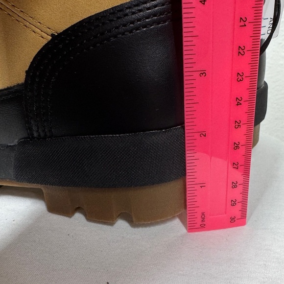 NWT Time & Tru Faux Fur Tan Black Lace Up Temperature Rated Snow Boots Size 6 - Picture 11 of 12